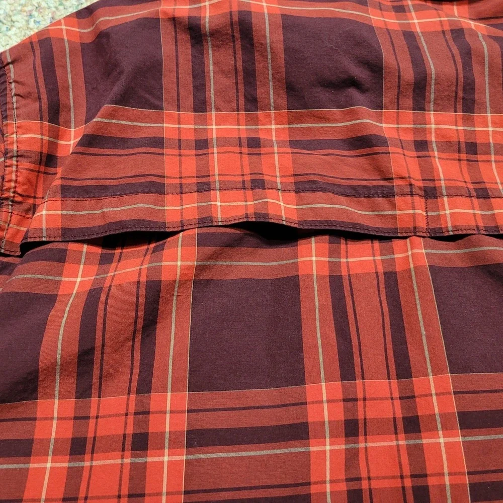 The North Face Shirt Mens XL Red Plaid‎ Button Up Vented Roll Tab Hiking Camping